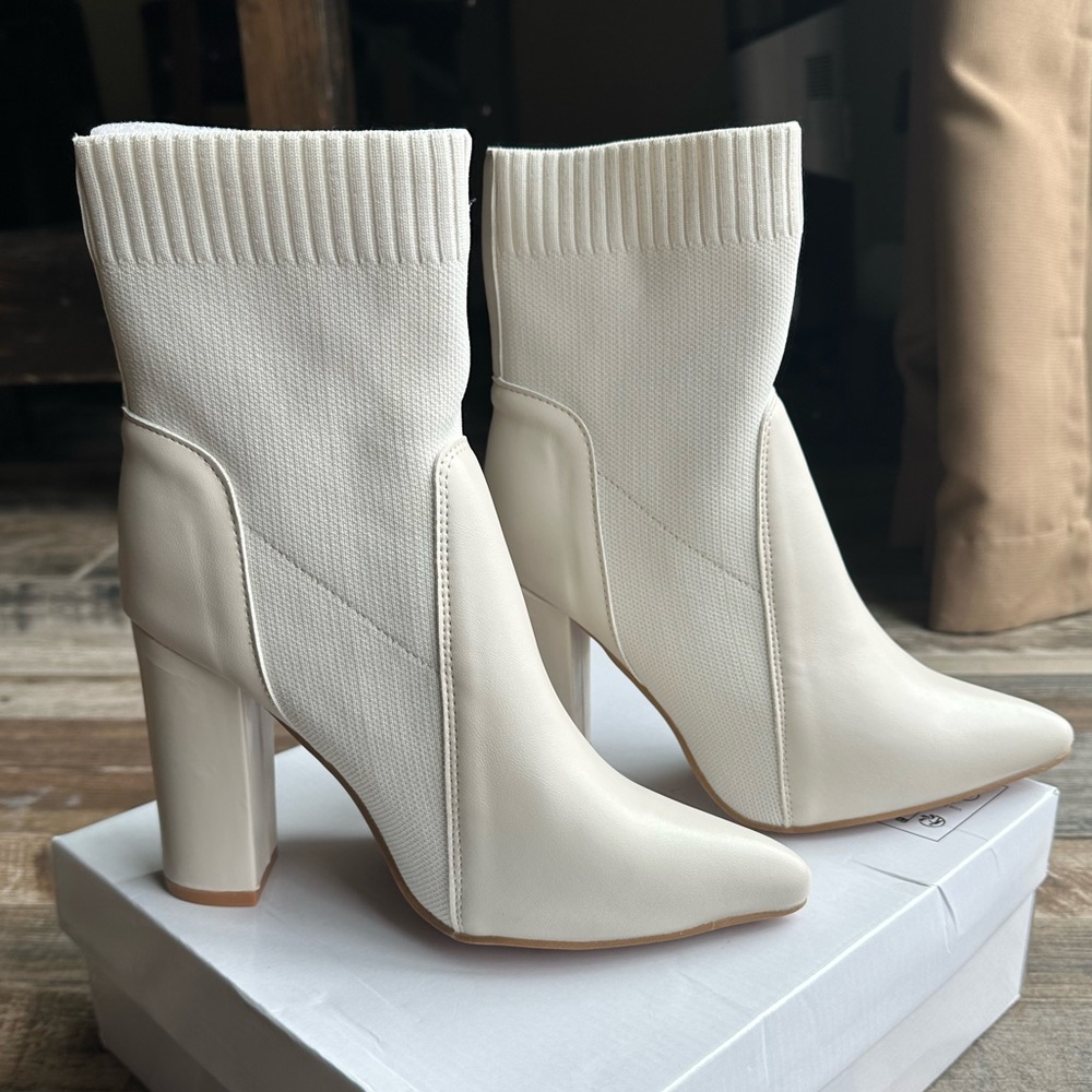 Beige Heels, BRAND NEW - Picture 3 of 5